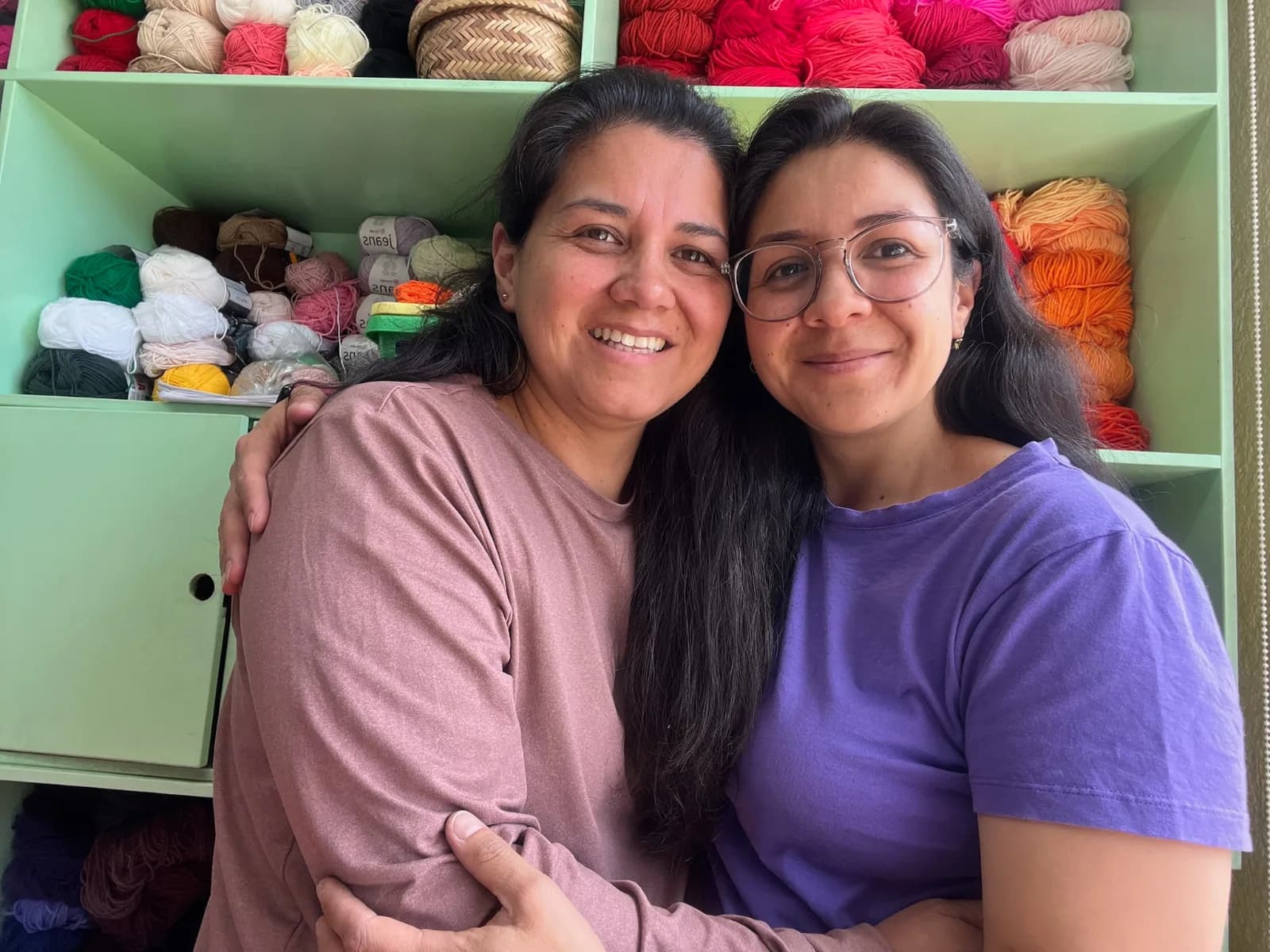 Soraya y Jéssica en el taller